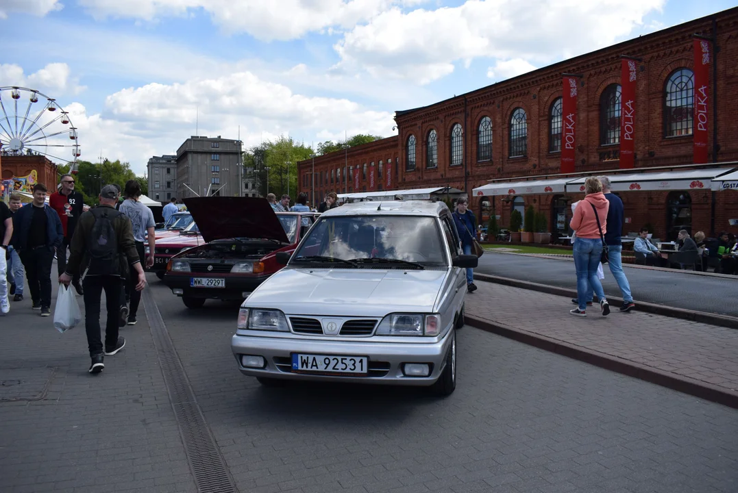 Zlot klasycznych samochodów w Manufakturze