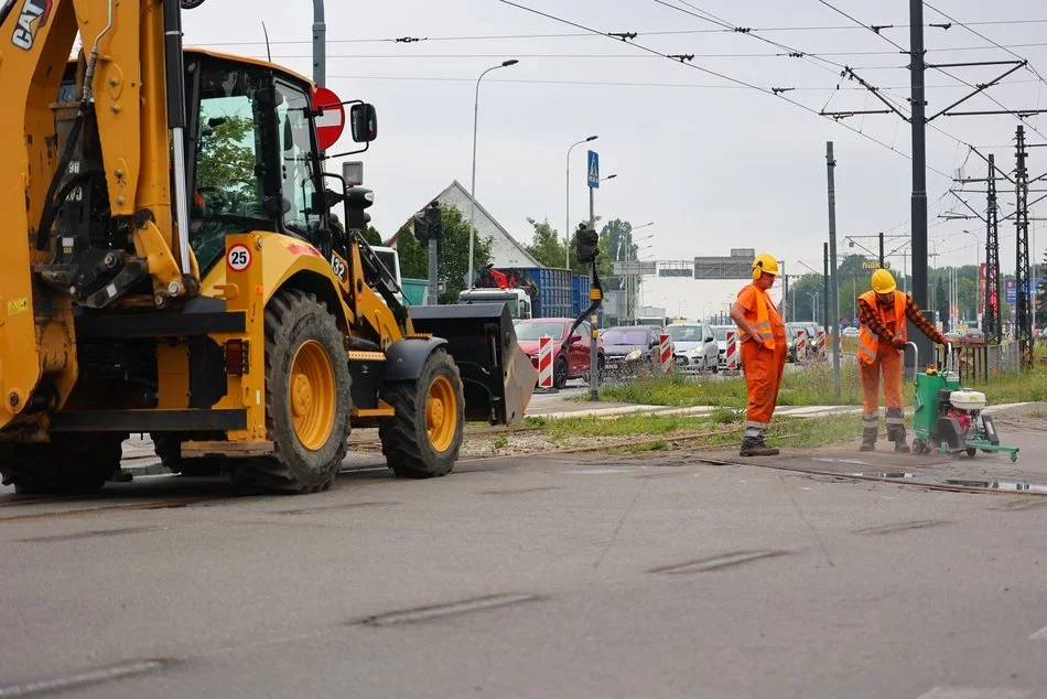 Utrudnienia na al. Włókniarzy w Łodzi