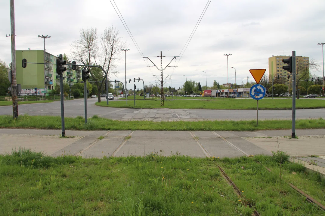 Mieszkańcy Dąbrowy czekają na powrót tramwajów MPK