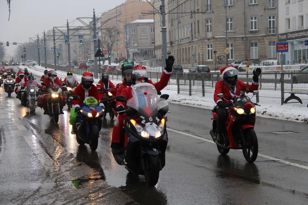 Parada MotoMikołajów w Manufakturze w Łodzi - 9.12.2023 r.