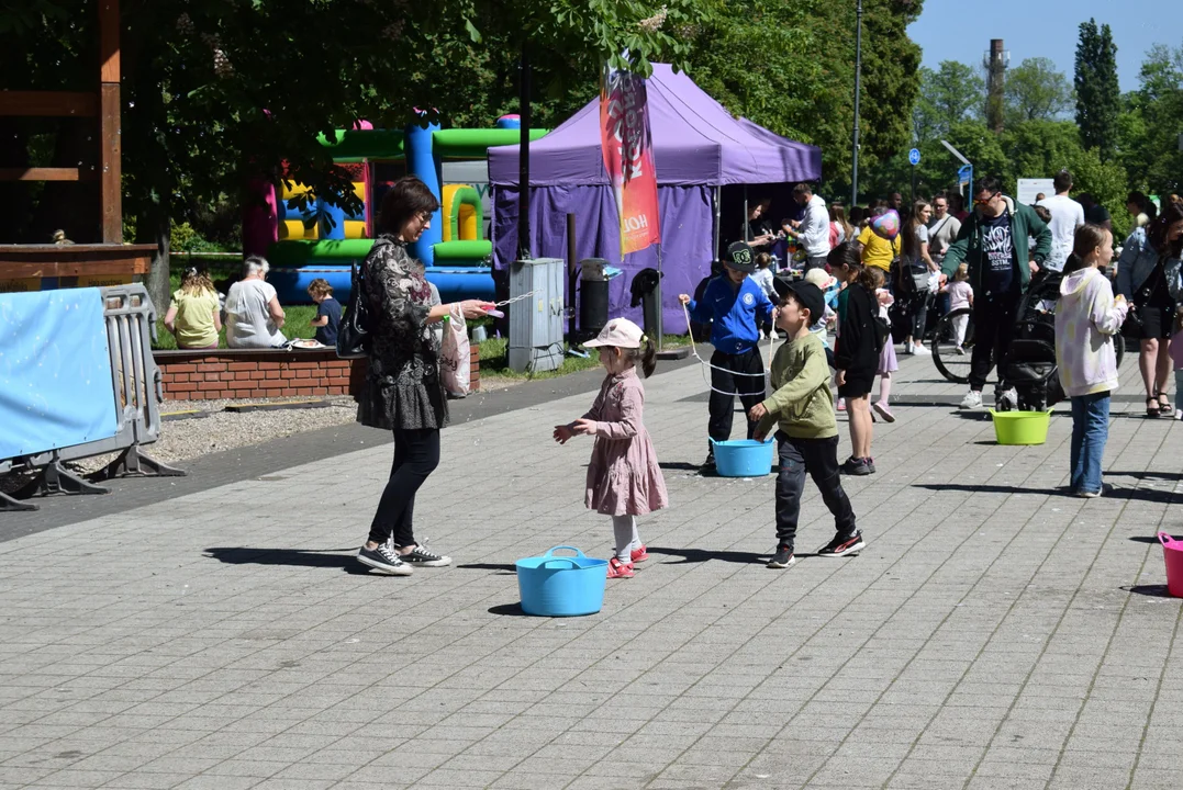 Festiwal baniek mydlanych i kolorów w Parku Miejskim w Zgierzu