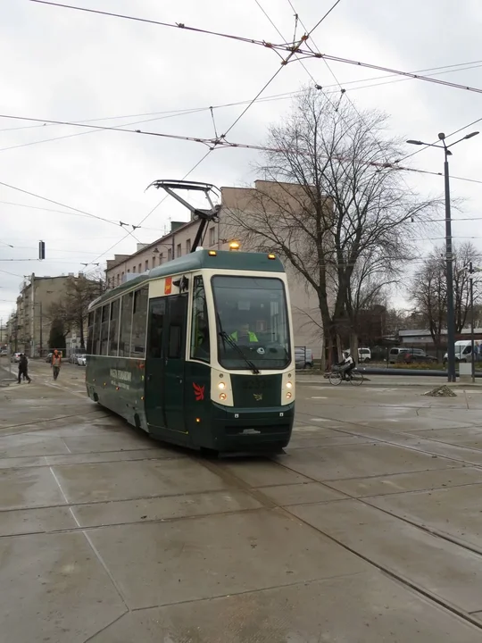 Po ulicy Przybyszewskiego w Łodzi przejechał pierwszy tramwaj MPK Łódź