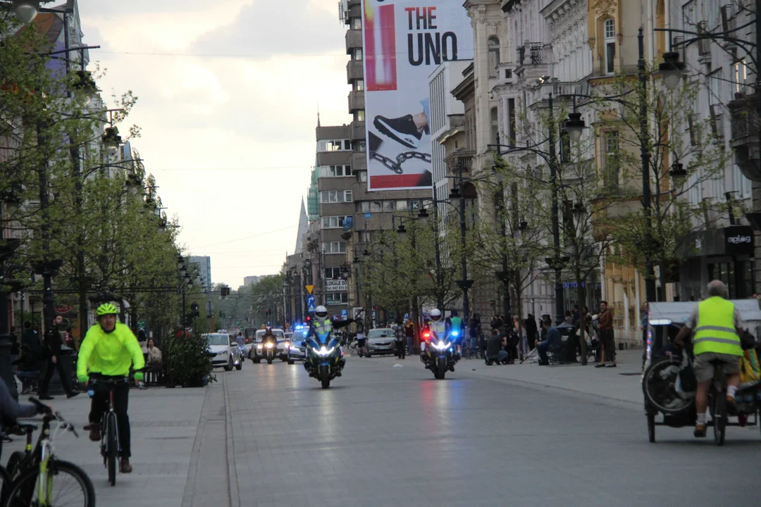 Wielka parada motocyklowa na ulicy Piotrkowskiej w Łodzi