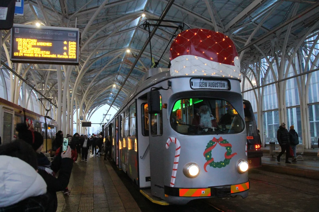 Mikołajkowy tramwaj MPK Łódź wyruszył na ulice Łodzi