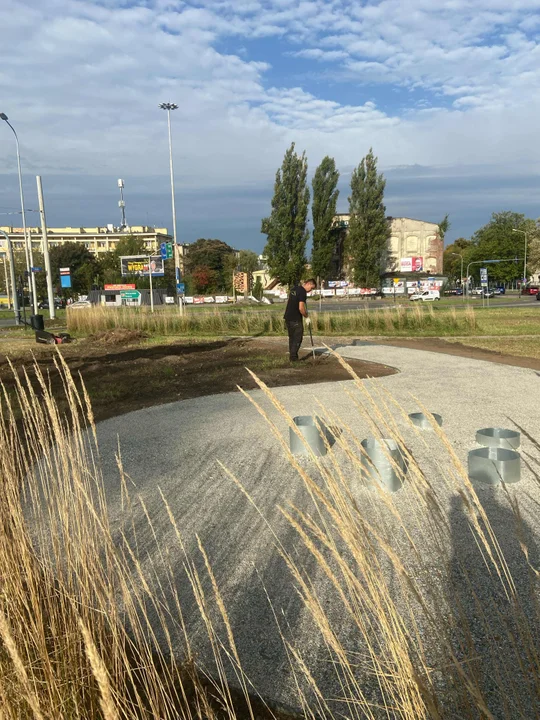 Zielona zmiana na rondzie Solidarności w Łodzi