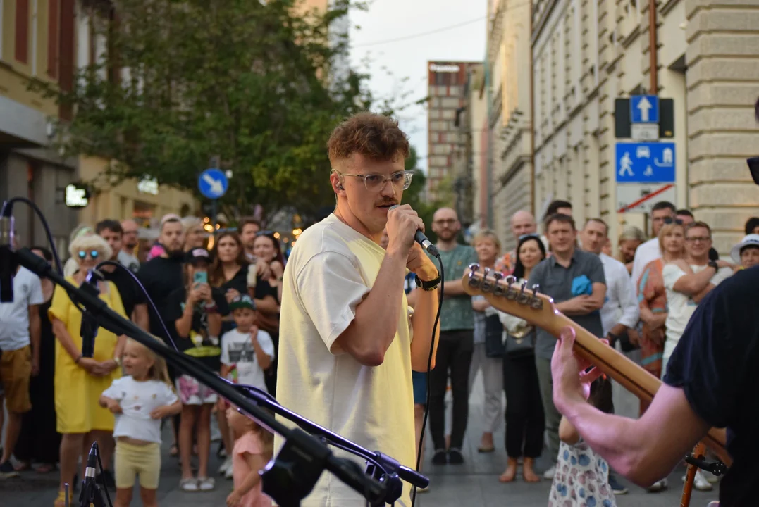 Songwriter Łódź Festiwal na Piotrkowskiej. Szefner oczarował publiczność [ZDJĘCIA] - Zdjęcie główne