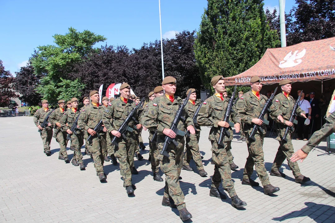 Przysięga wojskowa żołnierzy dołączających do 9 Łódzkiej Brygady Obrony Terytorialnej