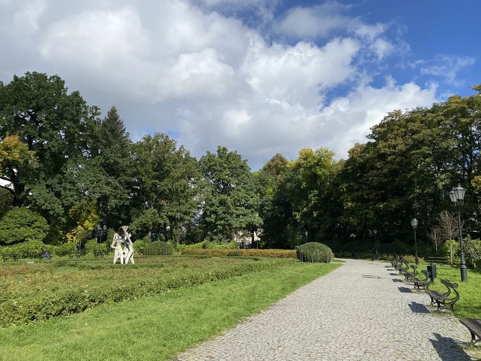 Park Źródliska jesienią