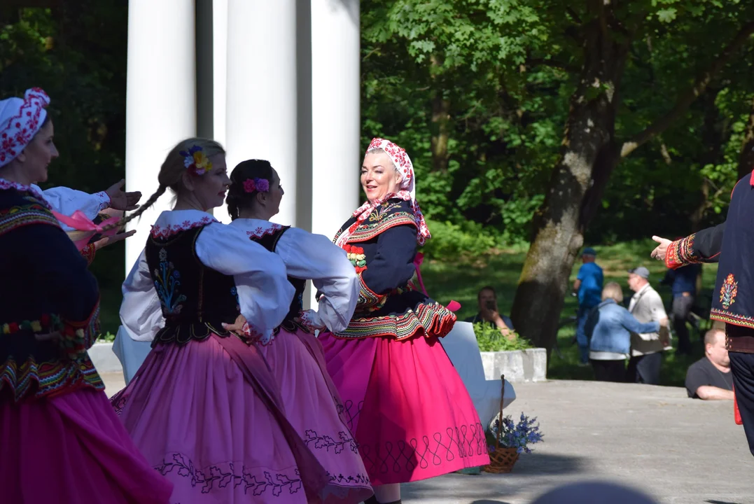 Spotkanie z folklorem w Parku Julianowskim