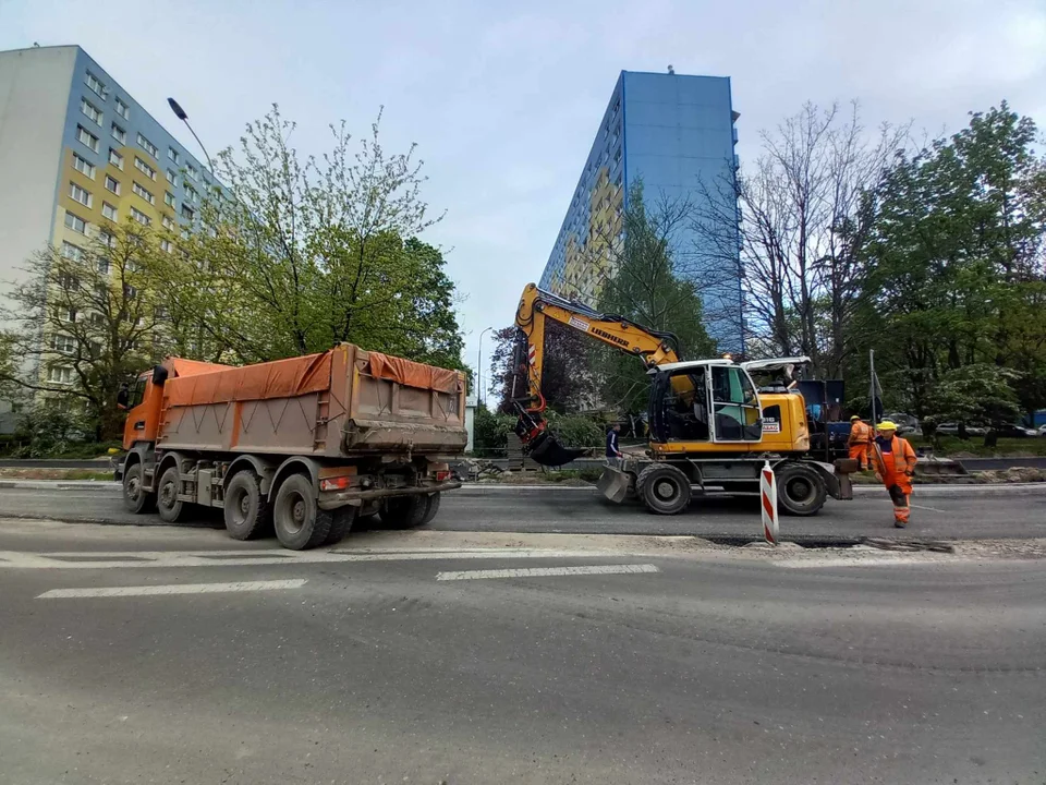 Łódź. Trwają remonty ulic Lutomierskiej, Klonowej i Hipotecznej na Bałutach. Są utrudnienia dla kierowców - Zdjęcie główne