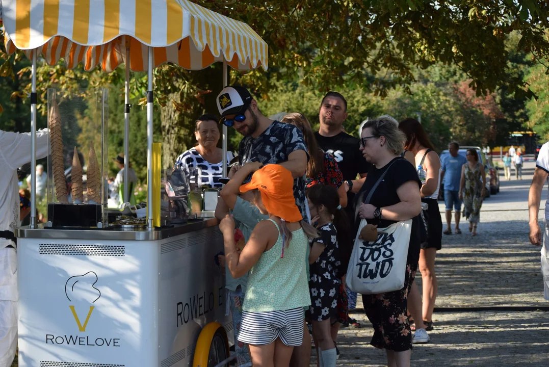 Piknik międzypokoleniowy w Parku Ocalałych w Łodzi