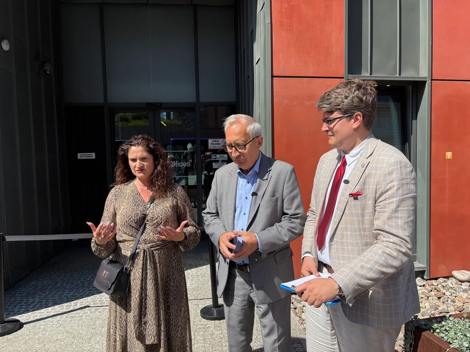 Ponad 5 tys. podpisów trafiło do Muzeum II Wojny Światowej. PiS zapowiada dalsze protesty