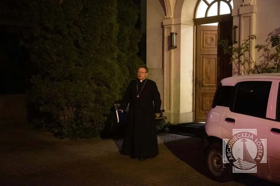 Kardynał Grzegorz Ryś wyruszył z Łodzi do Krakowa