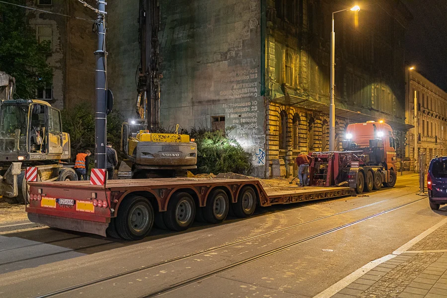 Kamienica przy Kilińskiego 49, w końcu, zostanie zburzona. Wiemy kiedy wrócą tramwaje