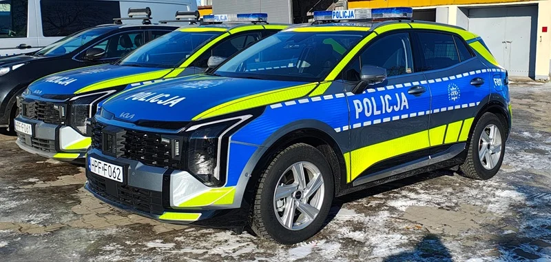 Nowoczesne radiowozy dla policji z woj. łódzkiego. Dwa trafiły do naszego powiatu (FOTO) - Zdjęcie główne