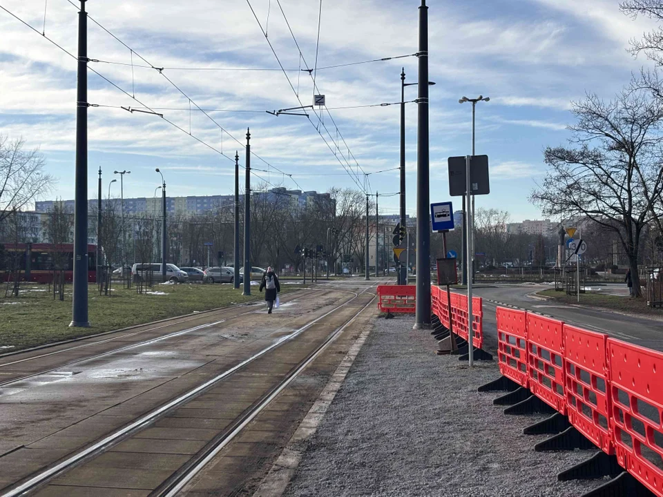 Demontaż starej kładki na łódzkiej Retkini