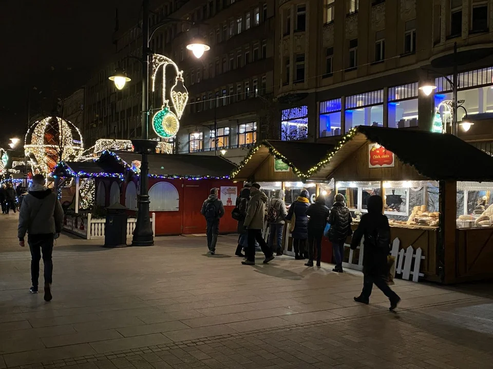 Świąteczna iluminacja na Piotrkowskiej