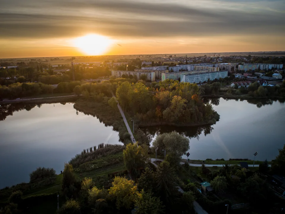 Sezon na relaks ruszył. Tężnie, zalewy i inne atrakcje przyciągają mieszkańców (ZDJĘCIA)