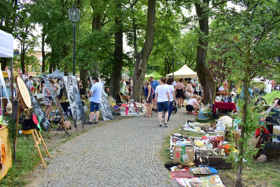 Targi staroci, rękodzieła i sztuki użytkowej na Księżym Młynie w Łodzi