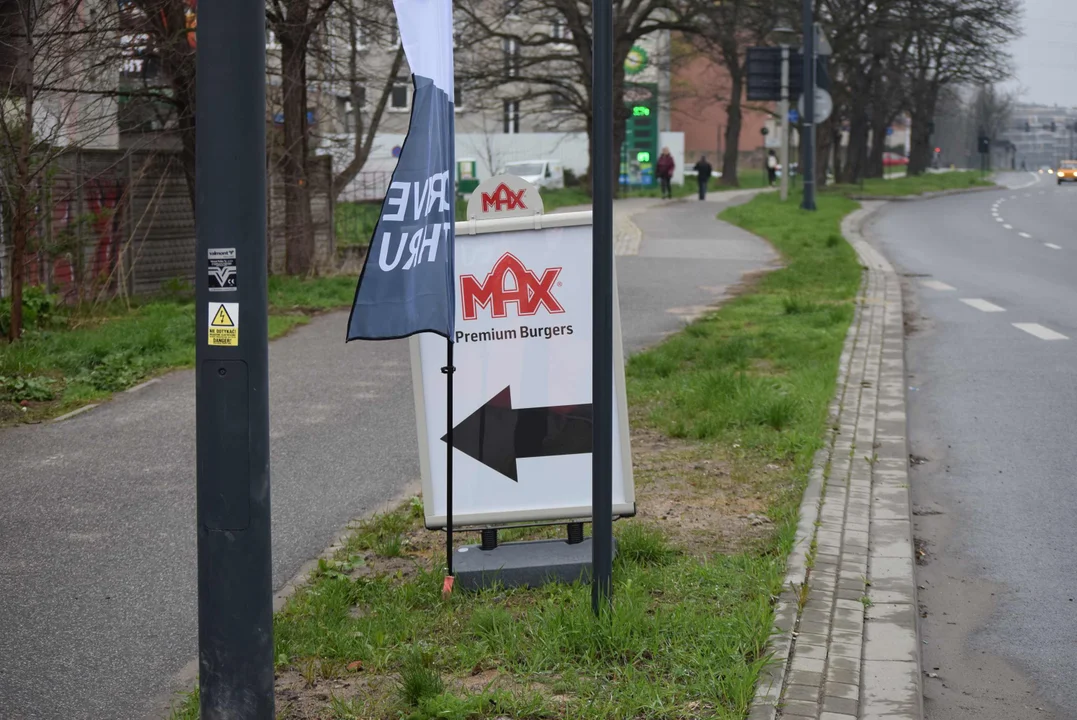 Tłumy łodzian na otwarciu restauracji MAX Premium Burgers. Tego jeszcze w Łodzi nie było [ZOBACZ ZDJĘCIA]