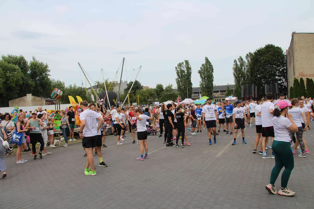 XI edycja biegu "Daj piątaka na dzieciaka"