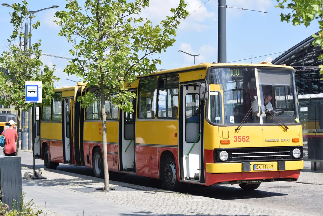 Łódzkie Linie Turystyczne zapraszają przez cały weekend. Po Łodzi jeżdzą prawdziwe klasyki!