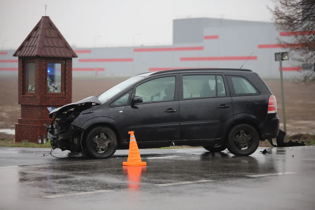 Wypadek na DK 92 pod Kutnem. Na miejscu wszystkie służby