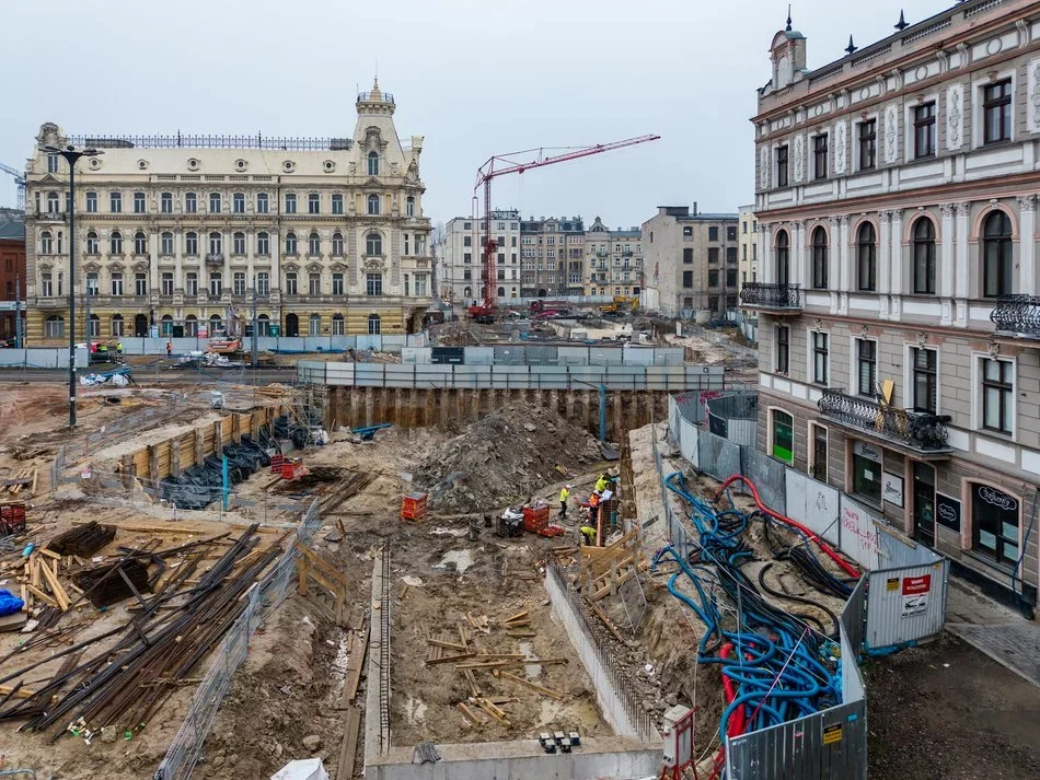 Budowa przystanku kolejowego Łódź Śródmieście z lotu ptaka