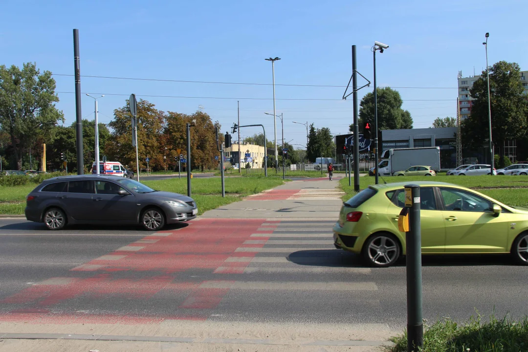 Przejazd dla rowerzystów na al. Włókniarzy w Łodzi