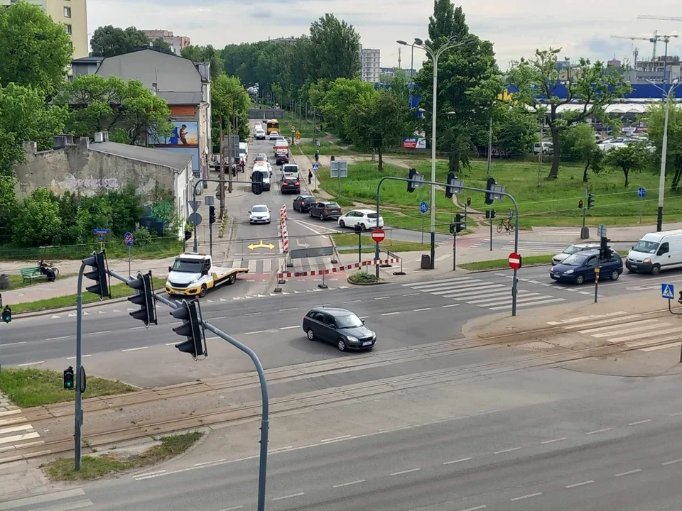 Zasłabnięcie pasażera MPK na Zachodniej, zablokowane skrzyżowanie z al. Włókniarzy. Sprawdź utrudnienia w ruchu