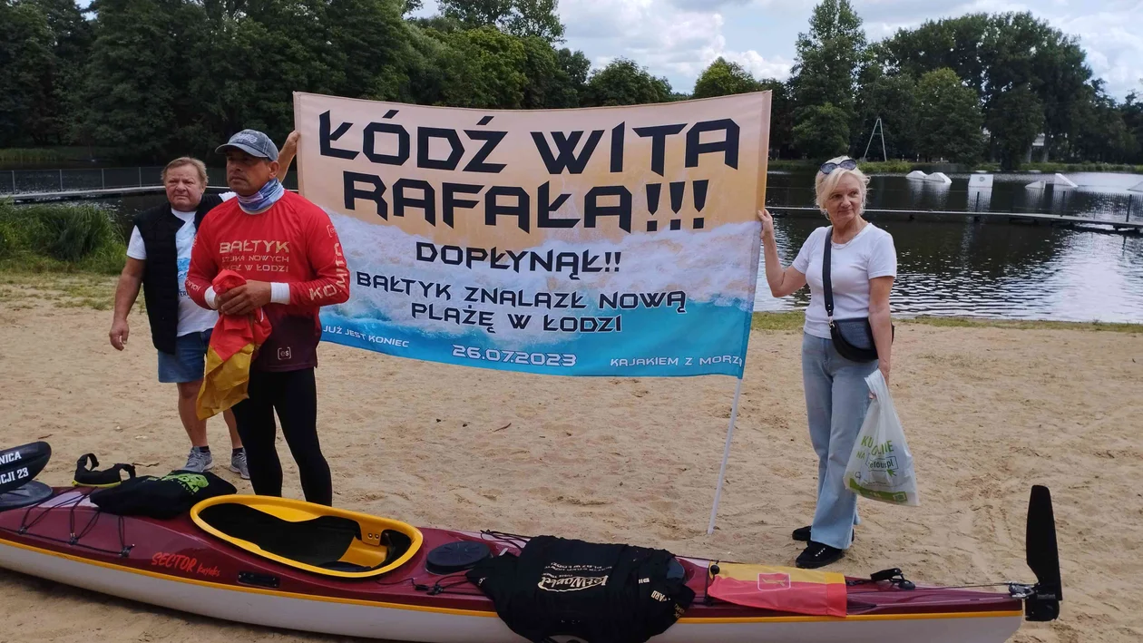 Przepłynął kajakiem 800 km pod prąd