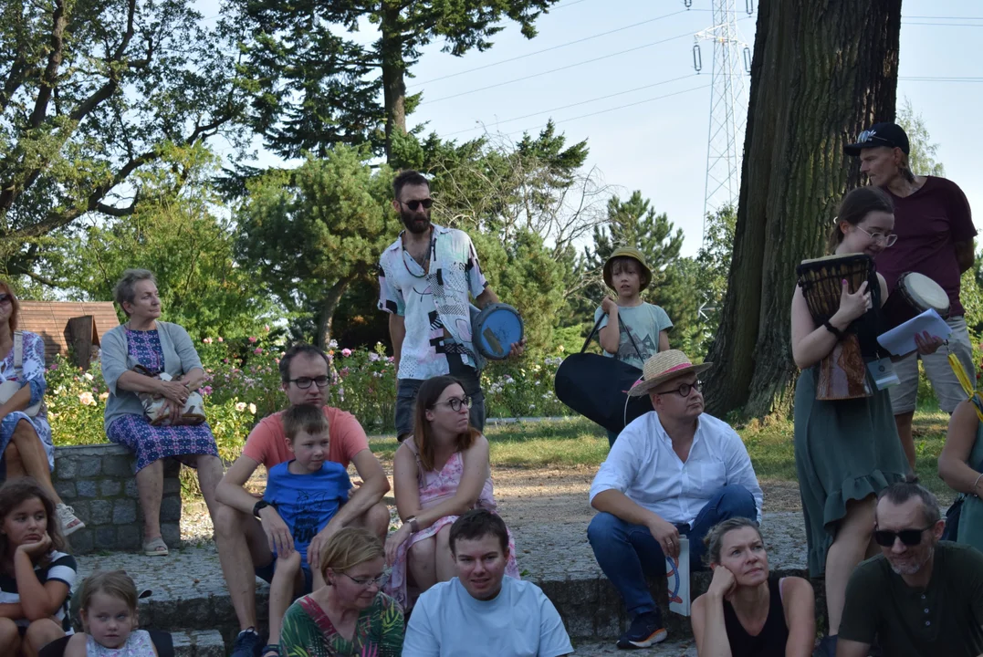 Piknik międzypokoleniowy w Parku Ocalałych w Łodzi