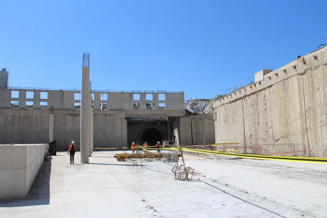 Trwa budowa tunelu kolejowego pod Łodzią - odcinek do przystanku Łódź Koziny