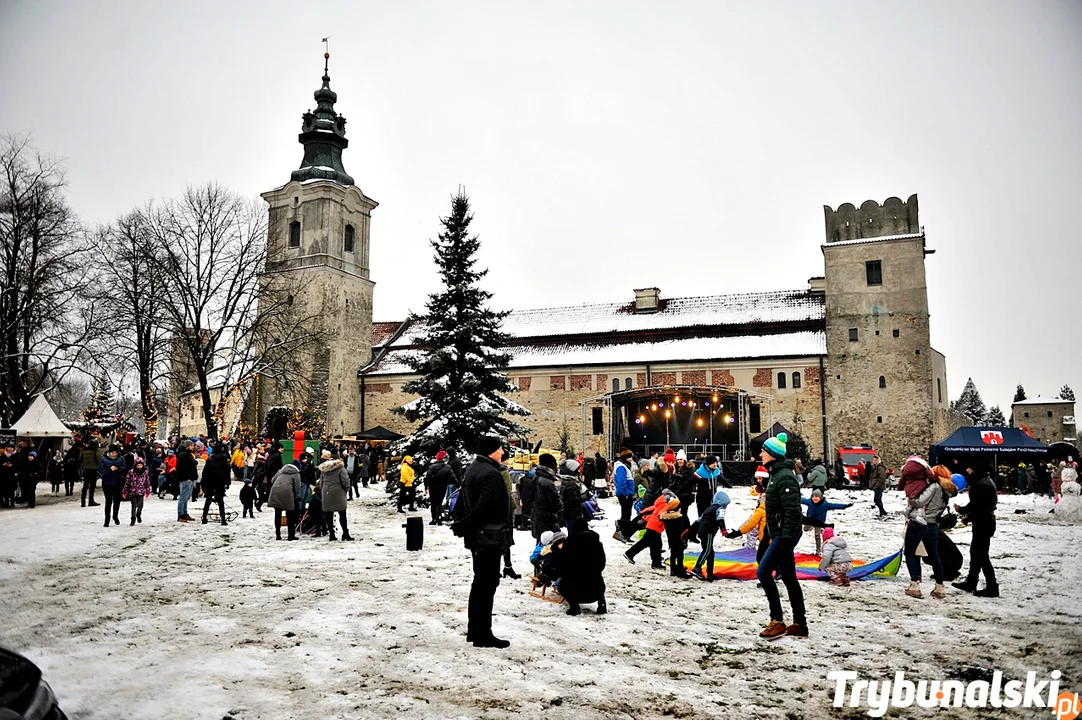 Jarmark Bożonarodzeniowy 2023 w Sulejowie. Tłumy mieszkańców i magia świąt