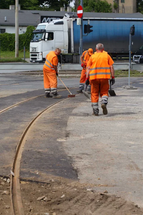 Po alei Włókniarzy zamiast tramwajem, pojedziemy autobusem zastępczym