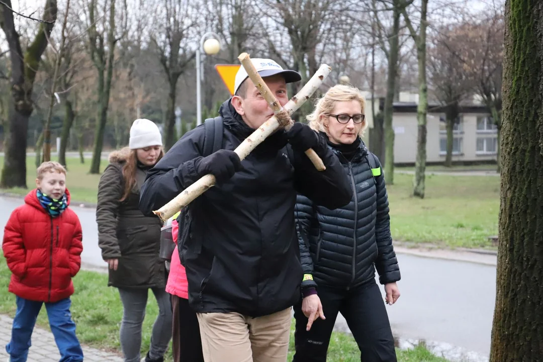 Ruszyli z Kutna, przed nimi ponad 40 kilometrów. "Stacje Drogi Krzyżowej inspirują do przemyśleń" [ZDJĘCIA] - Zdjęcie główne