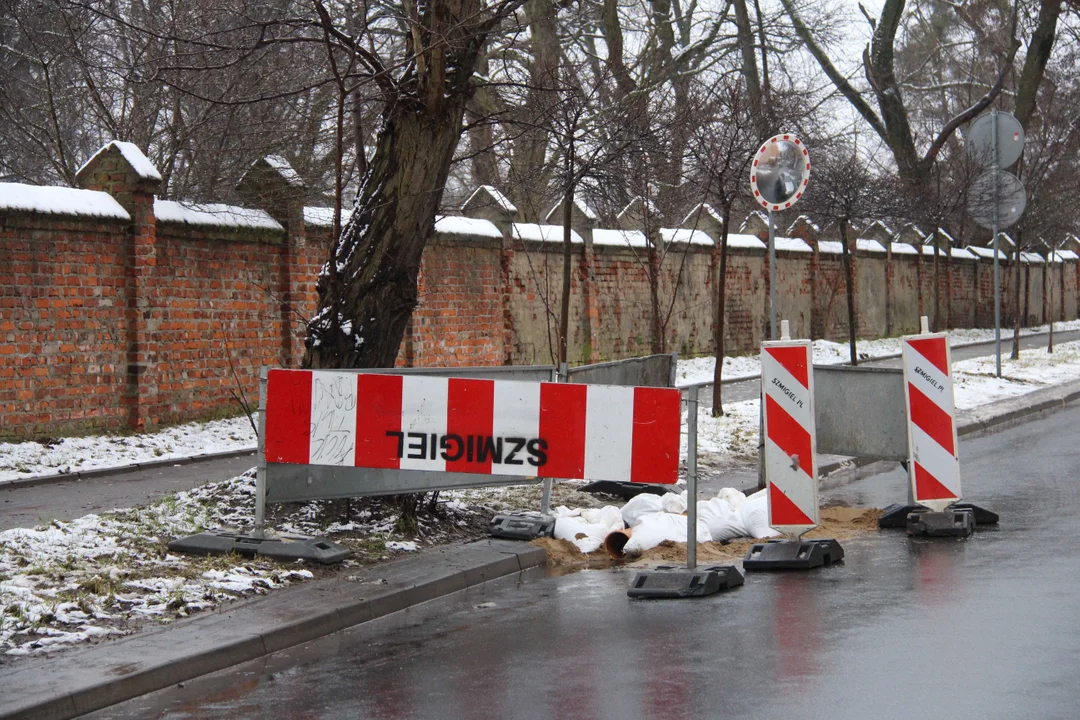 Dziury w drogach na Bałutach