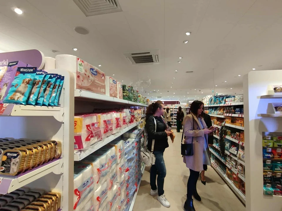 Rossmann nr 2000 otwarty w Łodzi. Przypomina luksusową łazienkę