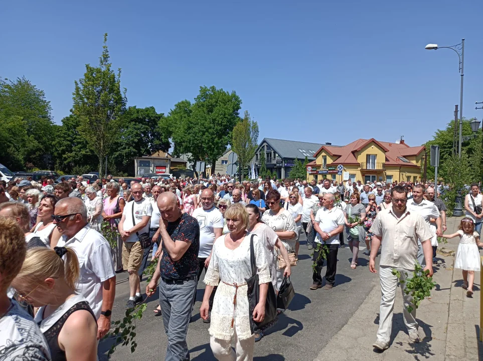 Ulicami Zgierza przeszły procesje Bożego Ciała.