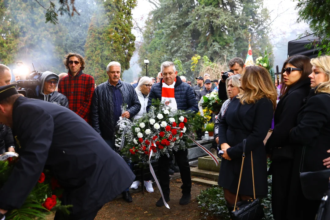 Pogrzeb Igora Sypniewskiego w Łodzi. Kibicie żegnali wychowanka ŁKS-u.