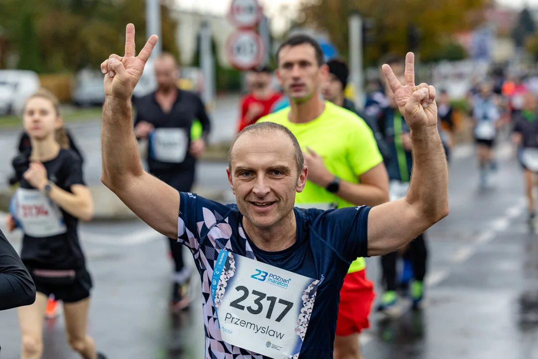 Deszcz, zimno i wiatr nie zepsuły pięknego dnia prawie 4 tysiącom biegaczy