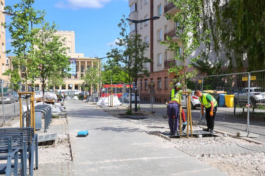 Odbetonowywanie ul. Knychalskiego i Wólczańskiej w Łodzi