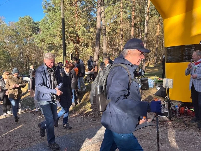 VIII edycja Spaceru i Biegu do Niepodległości w Grotnikach. Piękna pogoda zachęcała do aktywnego spędzania czasu!