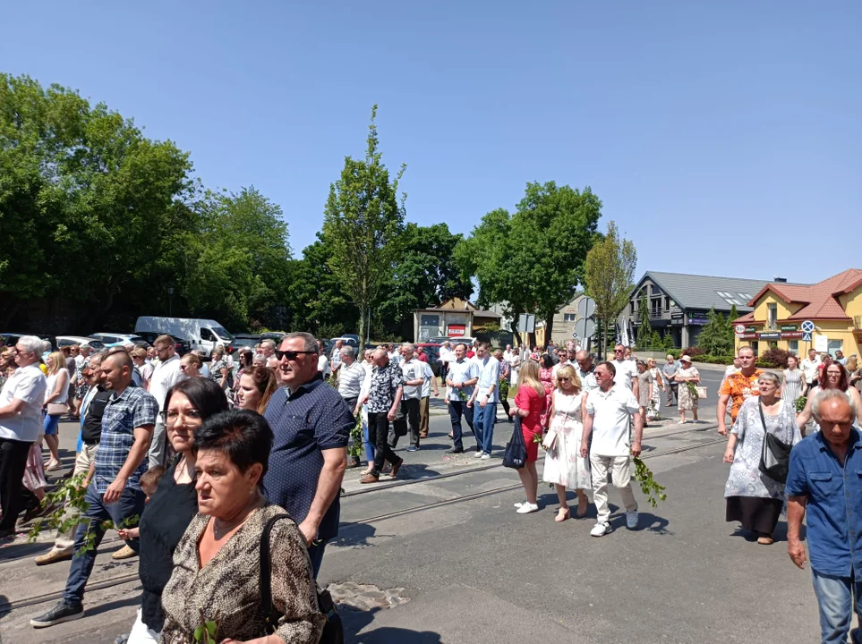 Ulicami Zgierza przeszły procesje Bożego Ciała.