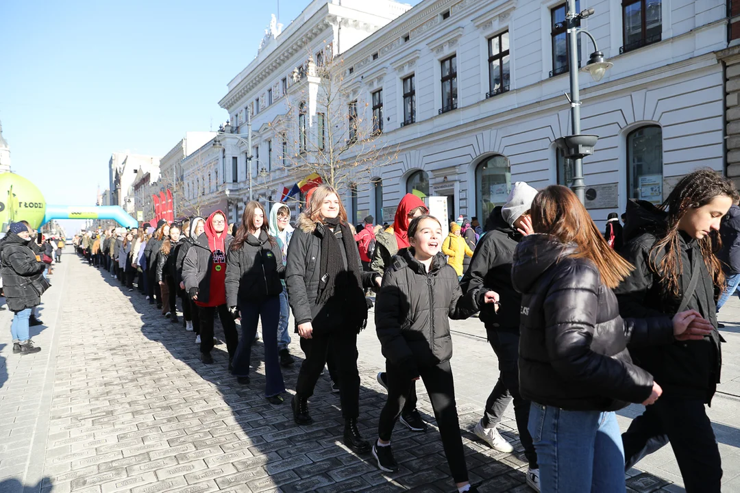 Polonez dla Łodzi. Maturzyści zatańczyli na Piotrkowskiej