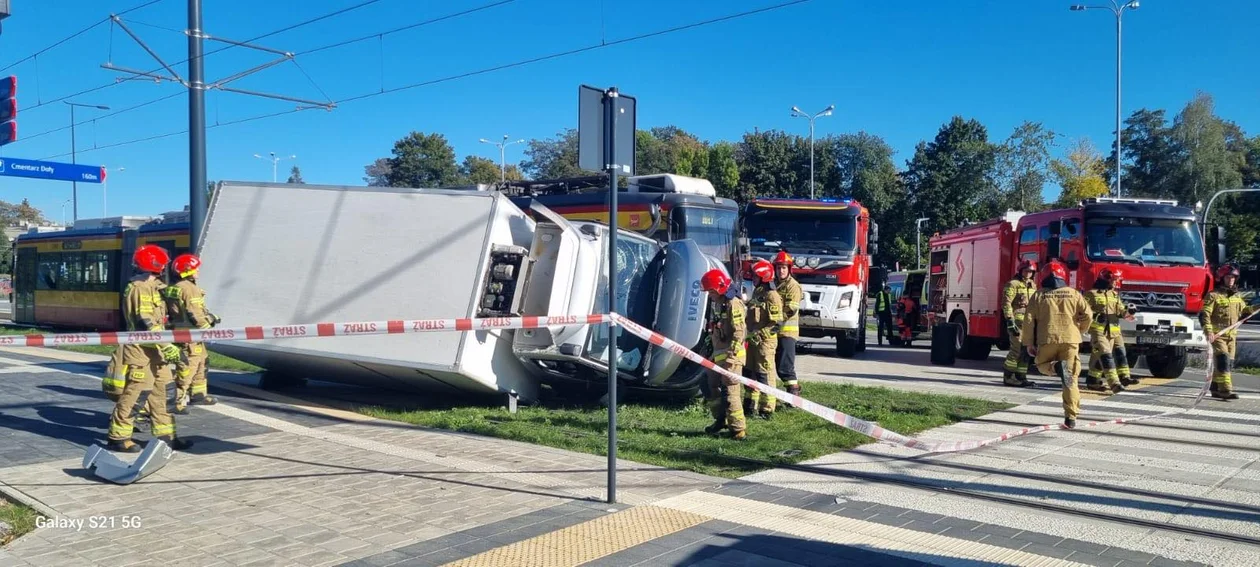 Zderzenie samochodu dostawczego z tramwajem MPK Łódź