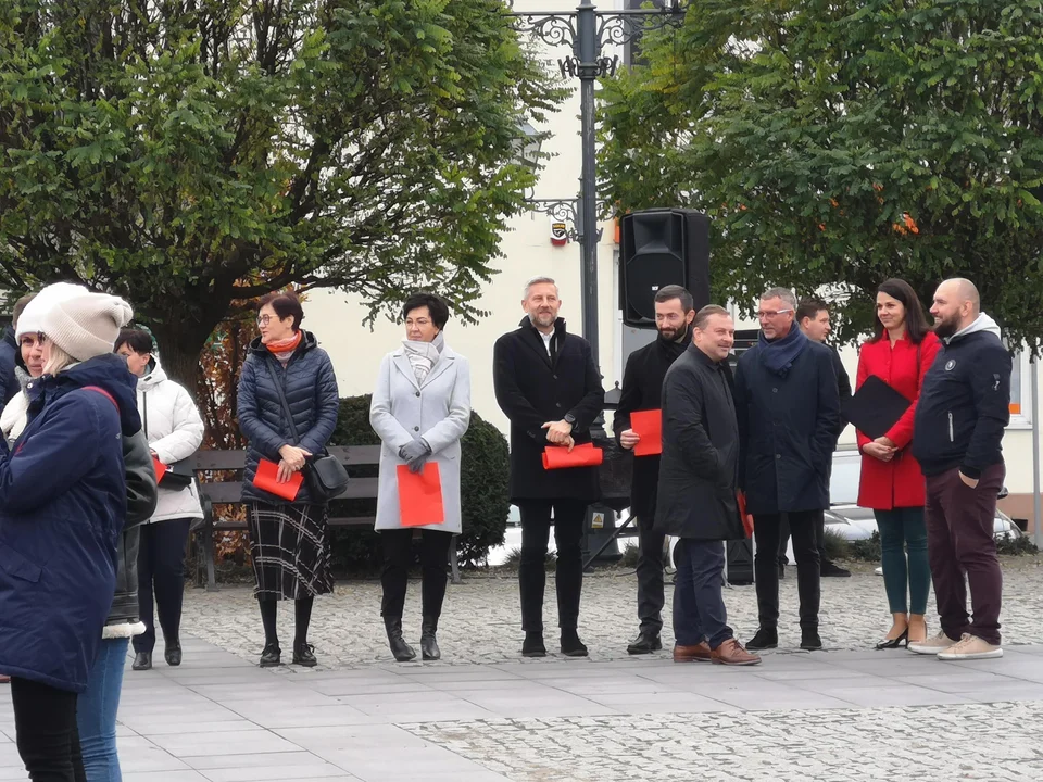 "Żywa flaga" na pl. Jana Pawła II