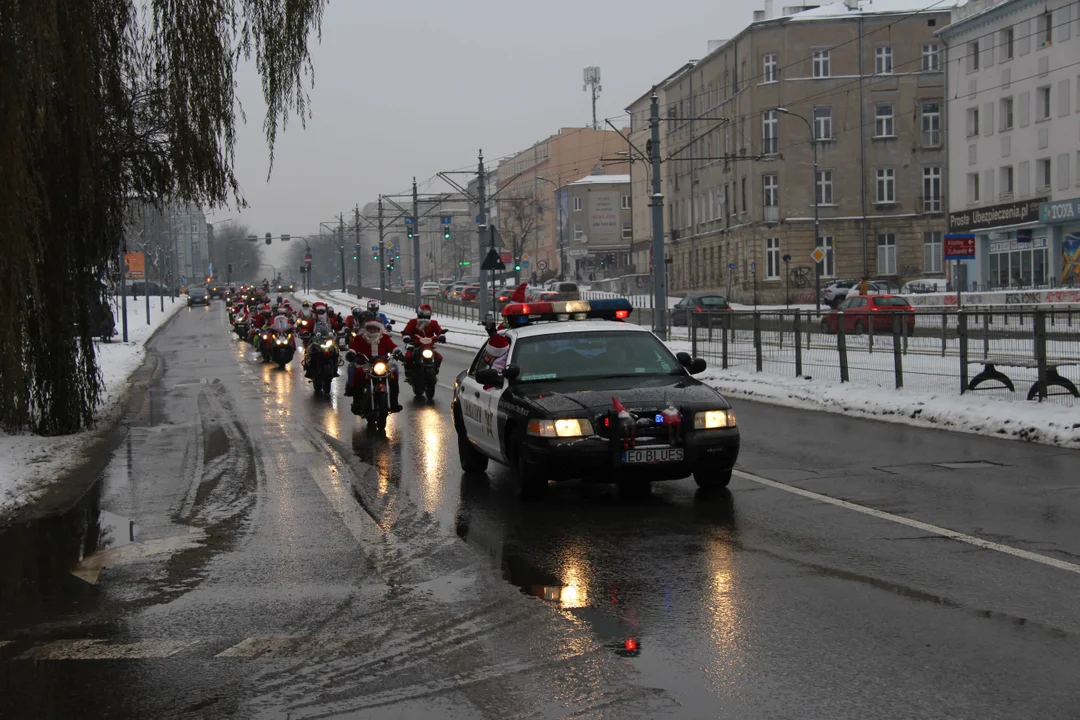 Parada MotoMikołajów w Manufakturze w Łodzi - 9.12.2023 r.