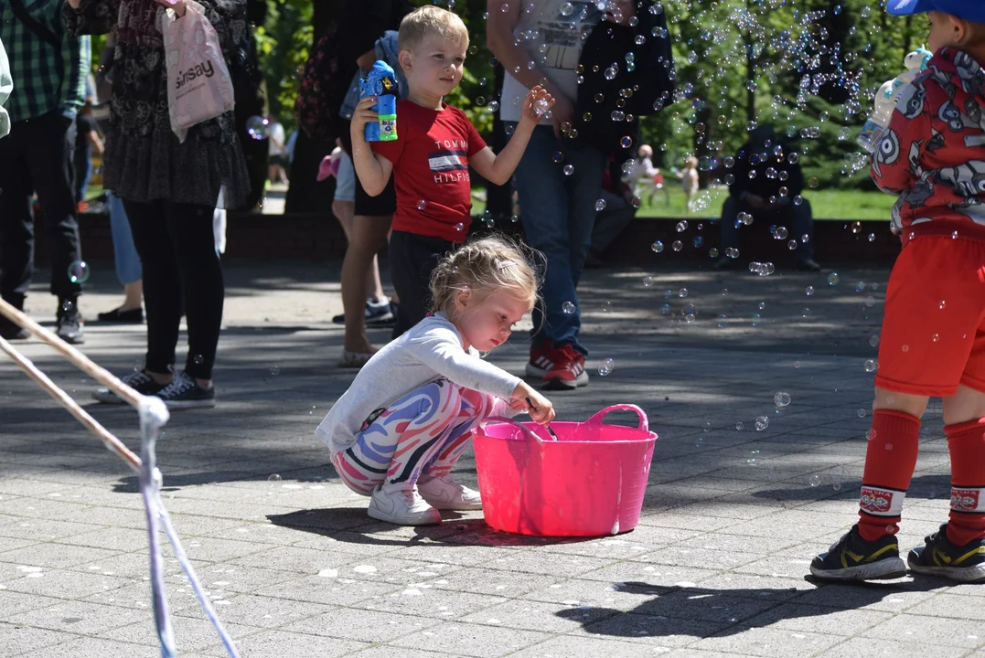 Festiwal baniek mydlanych i kolorów w Parku Miejskim w Zgierzu