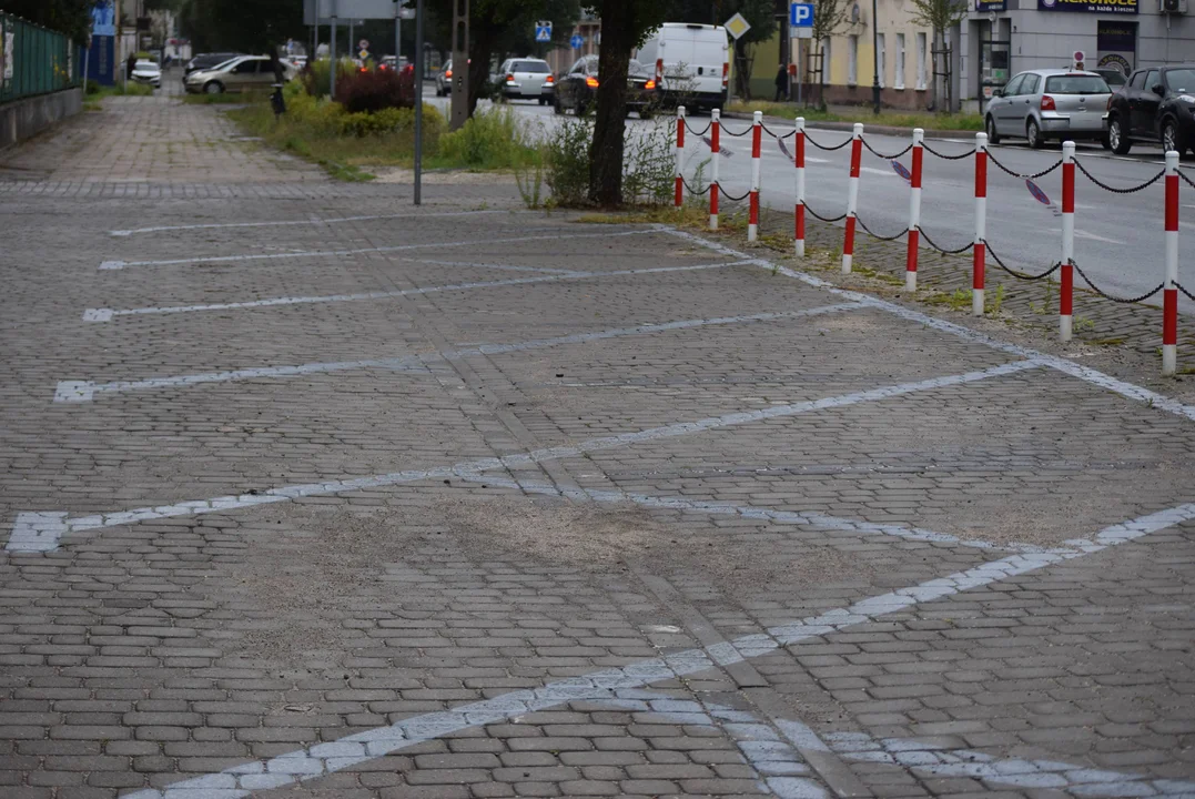 Parking przed Bankiem Spółdzielczym w Zgierzu